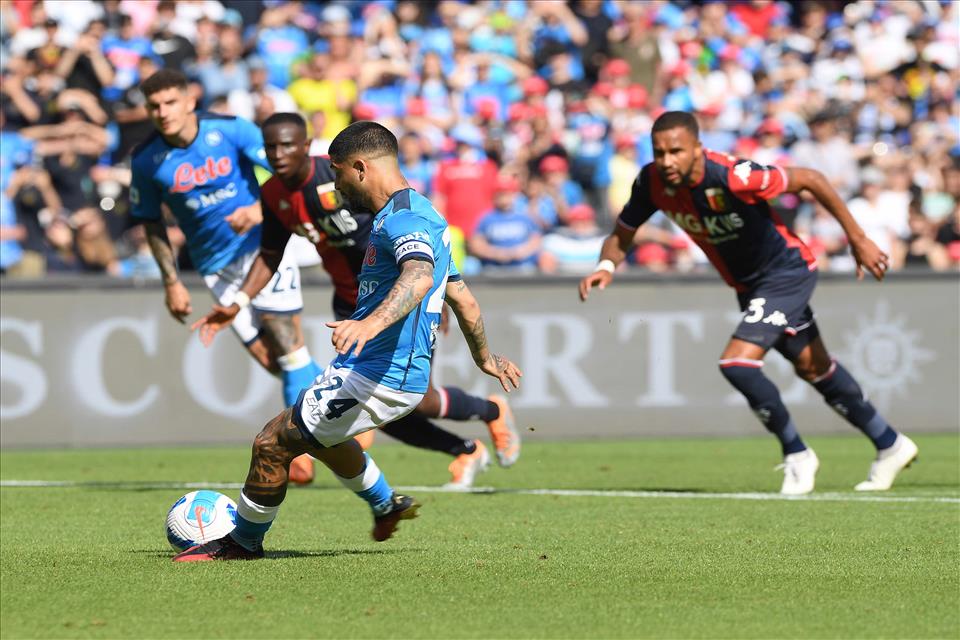 Napoli Genoa 3-0-439