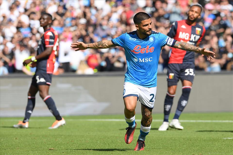 Napoli Genoa 3-0-436